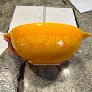 Vintage Pyrex Sunflower Daisy 444 Cinderella Nesting Bowl